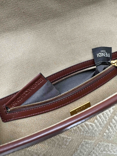 フェンディバッグ角部分ディテール